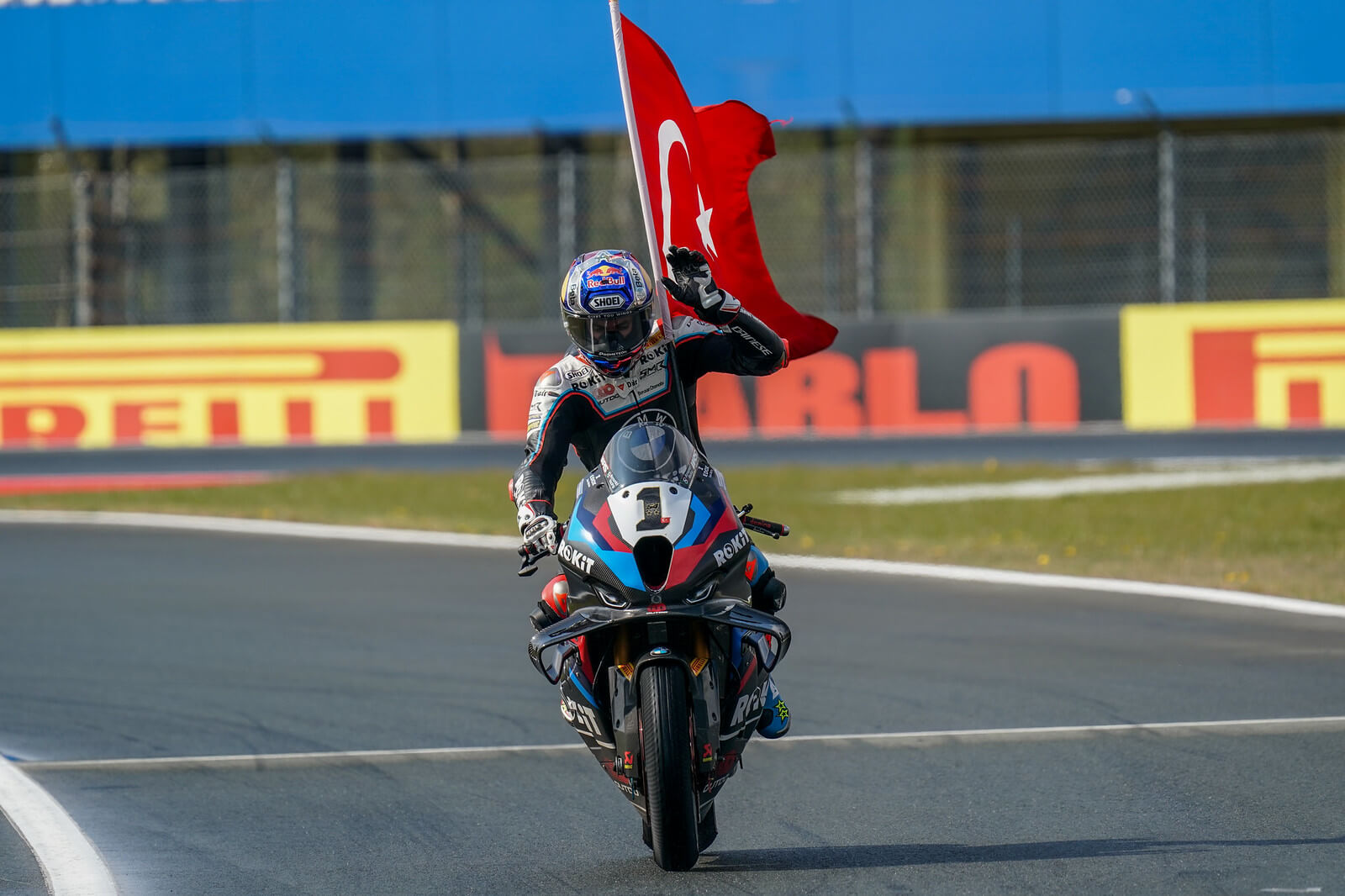 Razgatlioglu Menang di Race 1 WSBK Emilia-Romagna 2025